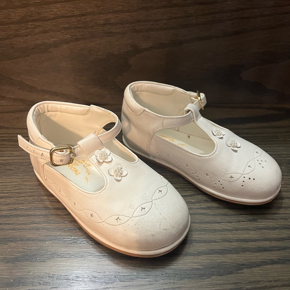 Cora white girls toddler baptism shoes 6.5 toddler EUC